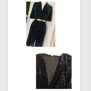 Emerald Velvet Dress 💚
